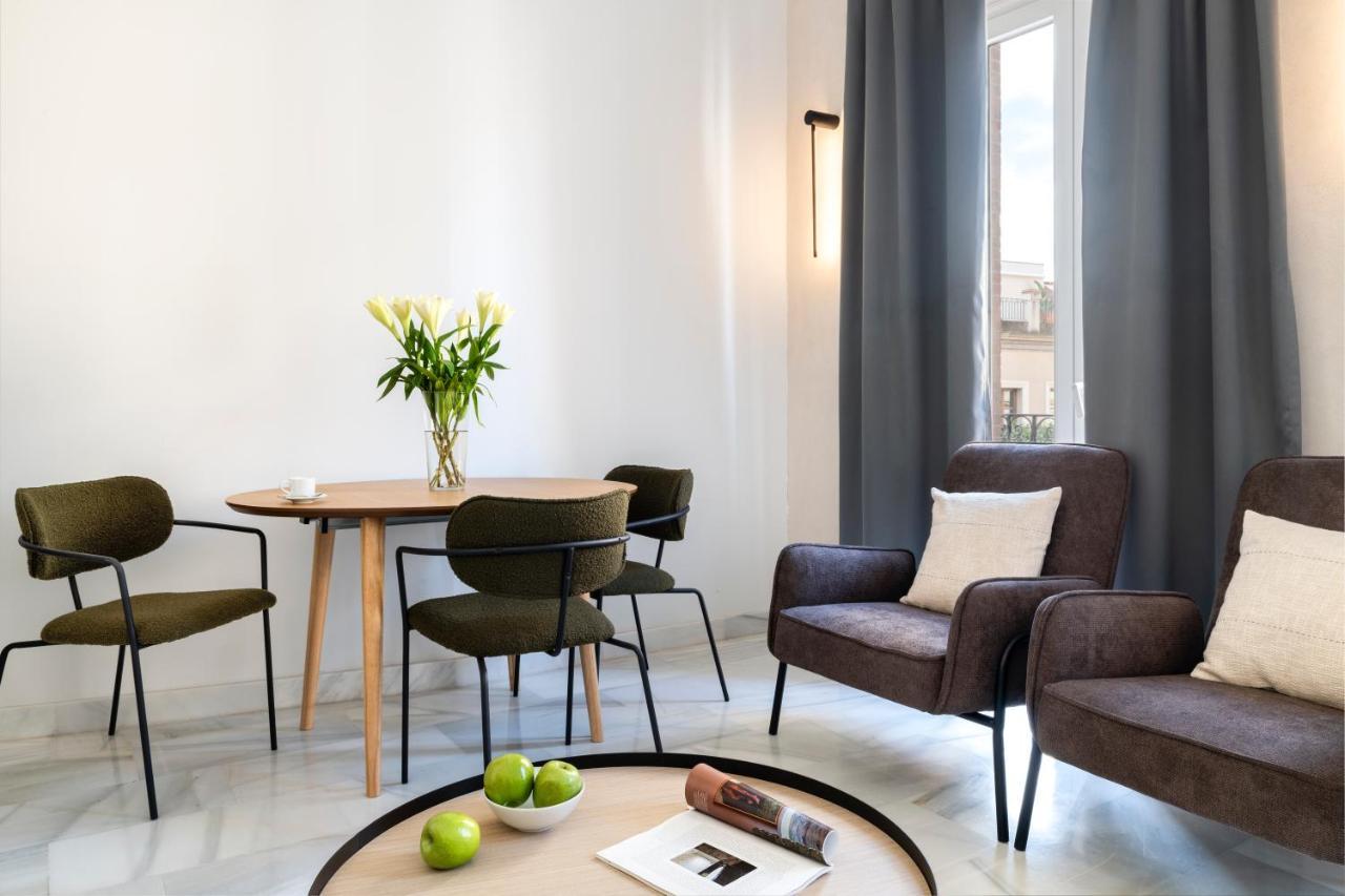 Magno Apartments San Gil - Shared Jacuzzi 세비야 외부 사진
