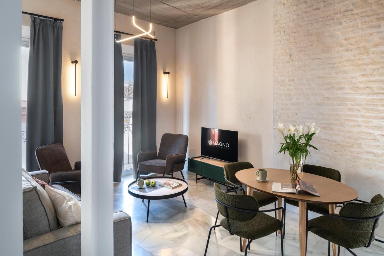 Magno Apartments San Gil - Shared Jacuzzi 세비야 외부 사진