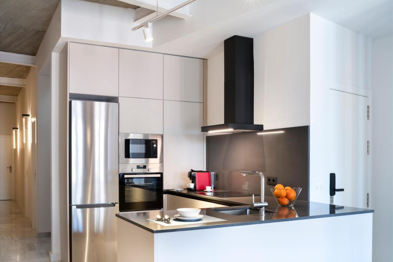 Magno Apartments San Gil - Shared Jacuzzi 세비야 외부 사진