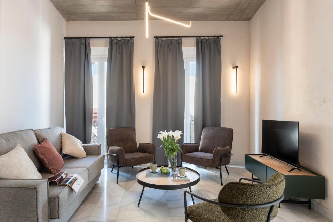 Magno Apartments San Gil - Shared Jacuzzi 세비야 외부 사진