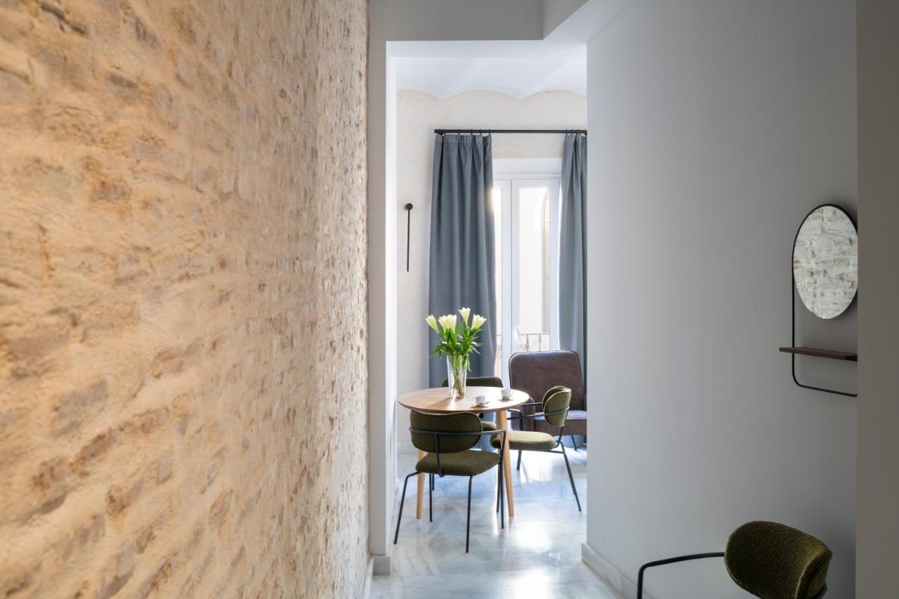 Magno Apartments San Gil - Shared Jacuzzi 세비야 외부 사진