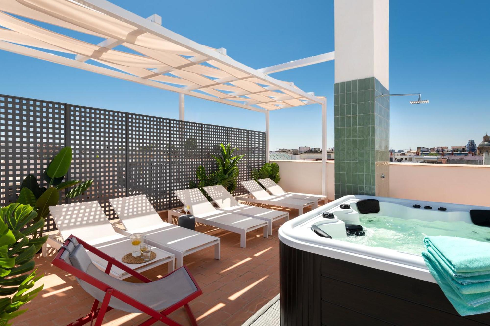 Magno Apartments San Gil - Shared Jacuzzi 세비야 외부 사진